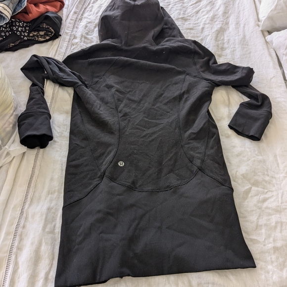 Lululemon workout zip up - Picture 3 of 3